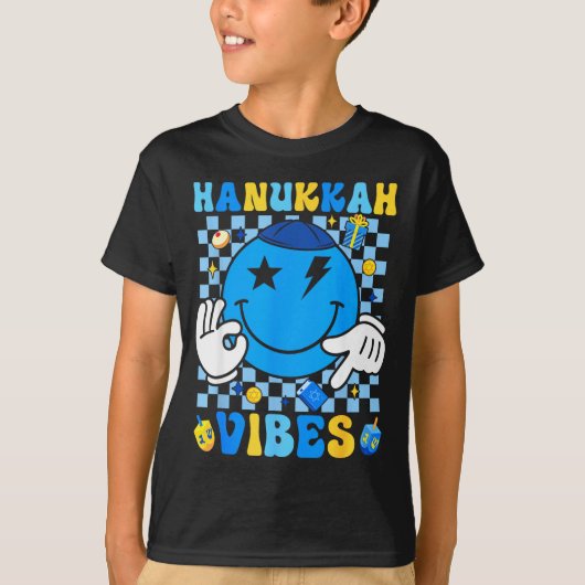 Groovy Hanukkah Vibes Chanukah Pajama Happy Hanukk Tシャツ (正面)