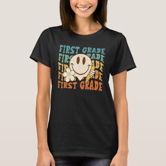 Groovy Happy Face Smile 1st Grade Teacher Student  Tシャツ (正面)