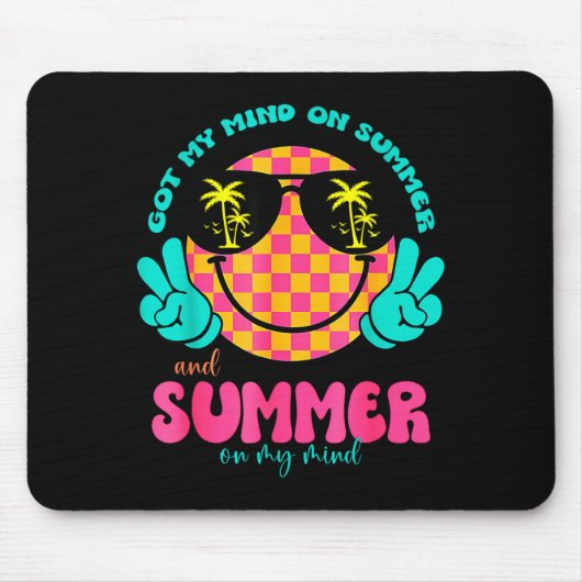 Groovy Happy Face Summer Vibes Got My Mind On Summ マウスパッド (正面)
