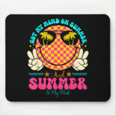 Groovy Happy Face Summer Vibes Got My Mind On Summ マウスパッド (正面)
