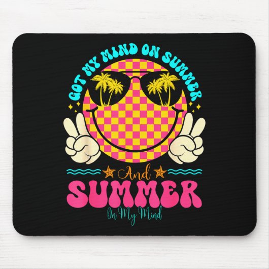 Groovy Happy Face Summer Vibes Got My Mind On Summ マウスパッド (正面)