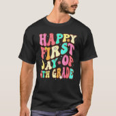 Groovy Happy First Day Of 4th Grade Welcome Back T Tシャツ (正面)