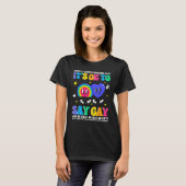 Groovy It s Ok To Say Gay Rainbow LGBT Lesbian Tra Tシャツ (正面フル)