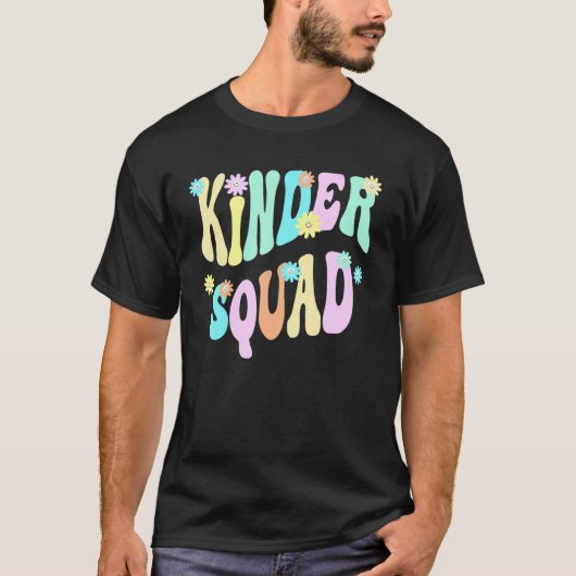 Groovy Kindergarten Squad School Teacher Kinder Re Tシャツ (正面)