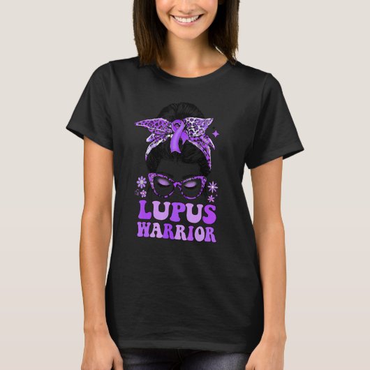 Groovy Messy Bun Leopard Purple Ribbon Lupus Warri Tシャツ (正面)