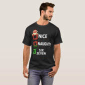 Groovy Naughty Six Seven 67 Christmas Family Xmas Tシャツ (正面フル)