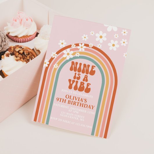 Groovy Nineはヴィベデイジーレインボー9歳の誕生日 招待状