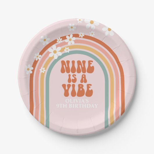 Groovy Nine is a vibe 9歳の誕生日 ペーパープレート (正面)