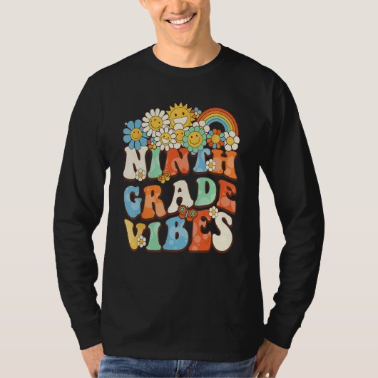 Groovy Ninth Grade Vibes Retro Teacher First Day O Tシャツ (正面)