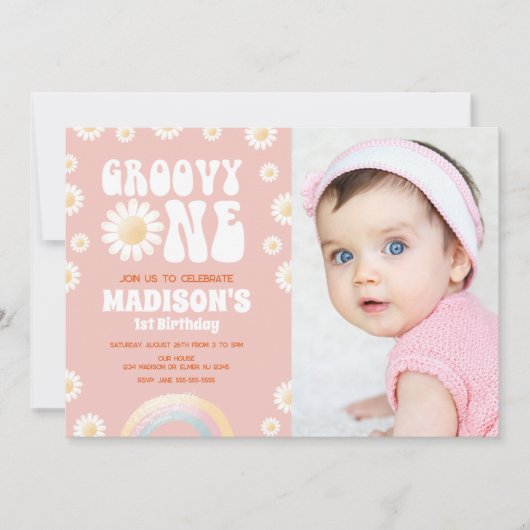 Groovy One Daisy Rainbow Retro Photo 1st Birthday 招待状 (正面)