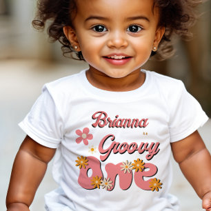 Groovy one retroデイジー最初の誕生日パーティー ベビーTシャツ