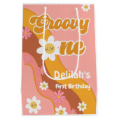 Groovy one retroヴィンテージ最初の誕生日 ミディアムペーパーバッグ (裏面)