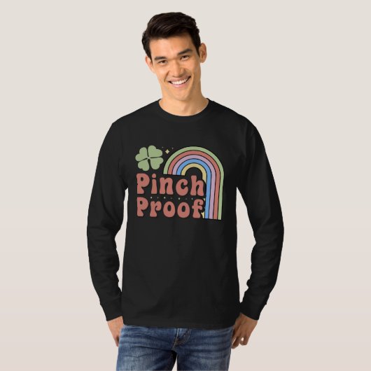 Groovy PINCH PROOF St Patrick s Day Shamrock Tシャツ (正面フル)