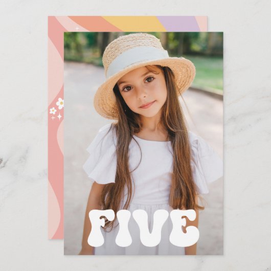 groovy rainbow 5はvibe 60のレトロなデイジー写真 招待状 (正面/裏面)