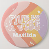 groovy rainbow 5はvibe 60のレトロデイジー クール 缶バッジ (正面)