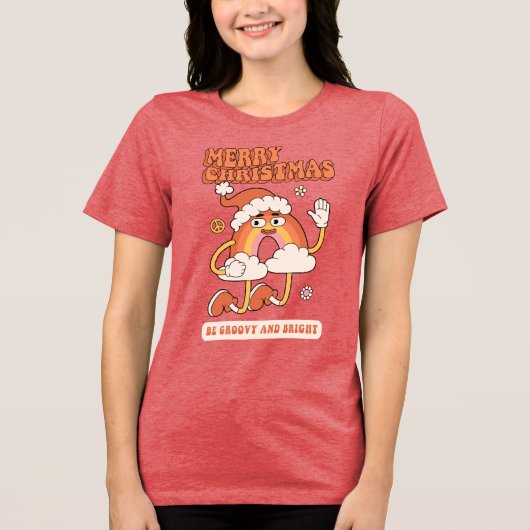 Groovy Rainbow Christmas – 明るくメリーなる トライブレンドTシャツ (正面)