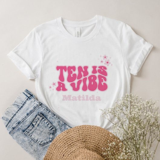 groovy rainbow tenはvibe 60のレトロなデイジーピンク tシャツ