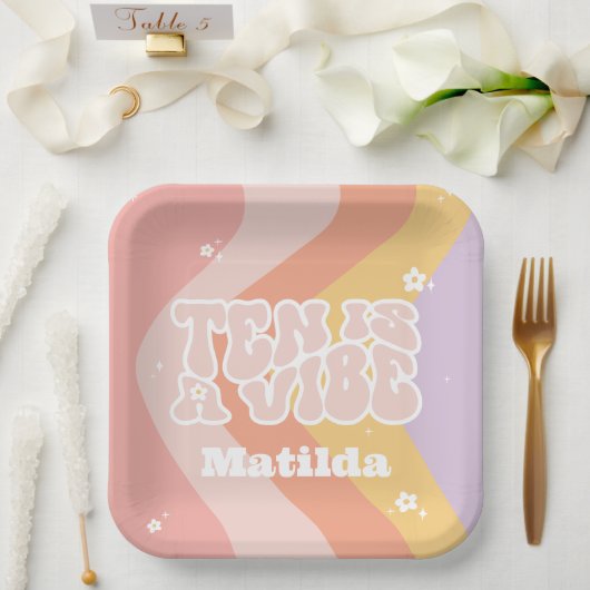 groovy rainbow tenはvibe 60のレトロなデイジー クール ペーパープレート (ウェディング)