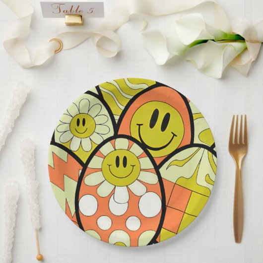 Groovy Smiley Face Easter Party Paper Plates ペーパープレート (ウェディング)