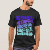 Groovy Snowshoeingグラフィック Tシャツ (正面)