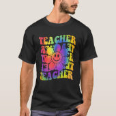 Groovy Teacher Cute Daisy Tie Dye Happy Back To Sc Tシャツ (正面)