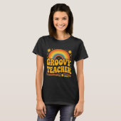 Groovy Teacher Shirt Retro Rainbow Back to School  Tシャツ (正面フル)