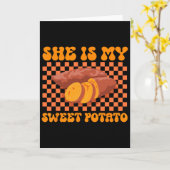 Groovy Thanksgiving Couple Matching She Is My Swee カード (黄色い花)