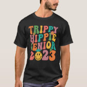 Groovy Trippy Hippie Senior 2023 Graduation Studen Tシャツ (正面)