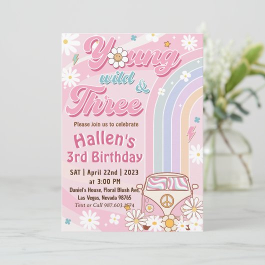 Groovy Young Wild & Three Rainbow 3歳の誕生日 招待状 (スタンド正面)