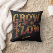 Grow With The Flow カスタムネーム レトロ70年代 タイポグラフィ クッション (ブランケット)