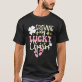 Growing My Lucky Charm St Patrick's Day Pregnancy Tシャツ (正面)
