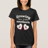 Growing Two Little Sweethearts Valentines Pregnanc Tシャツ (正面)