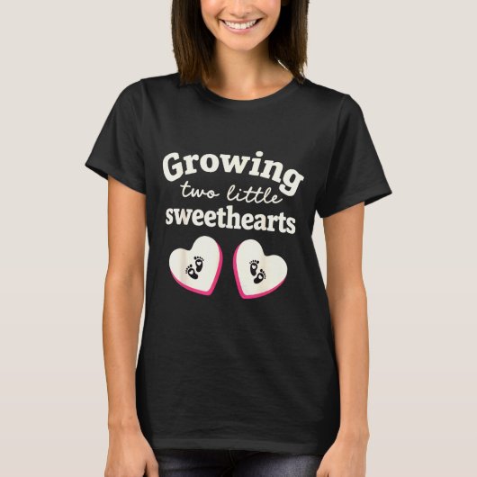Growing Two Little Sweethearts Valentines Pregnanc Tシャツ (正面)