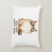 😾 Grumpy Cat Throw Pillow 🚪🐾 アクセントクッション (裏面(縦))