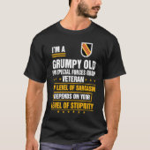 Grumpy Old 5th Special Forces Group Veteran Father Tシャツ (正面)
