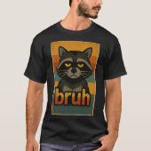 Grumpy Raccoon “bruh” Meme – Funny Retro Animal Tシャツ (正面)