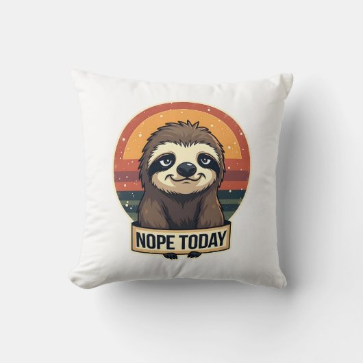 Grumpy Sloth Vintage Funny Retro Shirt Design クッション (正面)