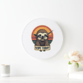 Grumpy Sloth Vintage Funny Retro Shirt Design ラージ壁時計 (ホーム)