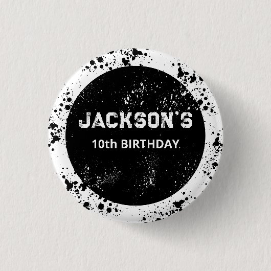 Grunge Paint Splatter Black & White Birthday 缶バッジ (正面)