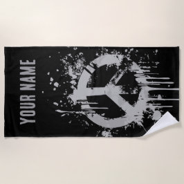 Grunge Peace Symbol – Urban Street Art Design ビーチタオル