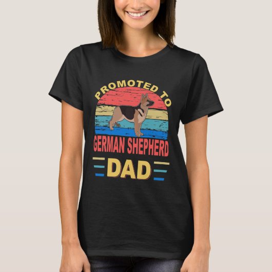 GSD035 – ドイツの羊飼いパパに昇格 Tシャツ (正面)