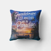 Guadeloupe: Un jour de plus au paradis クッション (裏面)