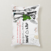 Guardian Angel Pair – Cute Wings Accent Pillow アクセントクッション (正面(垂直))