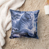 Guardian White Tiger – Silent Strength and Gentle  クッション (ブランケット)