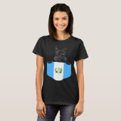 Guatemala Flag Scottish Terrier Dog In Pocket Tシャツ (正面フル)