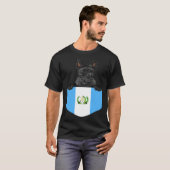 Guatemala Flag Scottish Terrier Dog In Pocket Tシャツ (正面フル)