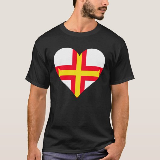 Guernsey Flag Heart Guernsey  Love Guernsey Tシャツ (正面)