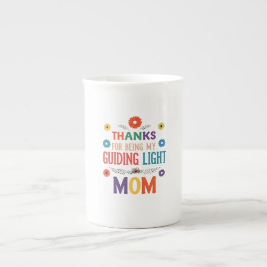 Guiding Light Mom Mug - A Heartful Tribute ボーンチャイナマグカップ (正面)