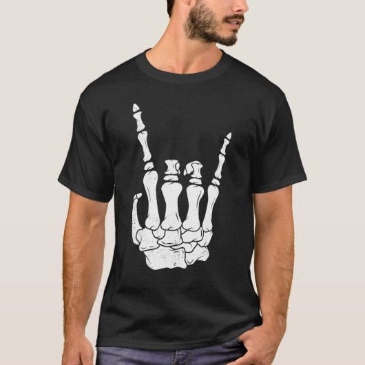 Guitar player tee skeleton hand rocker music lover tシャツ (正面)