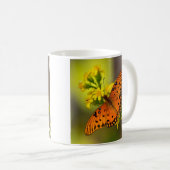 Gulf Fritillary aka Passion Butterfly on Goldenrod コーヒーマグカップ (正面右)